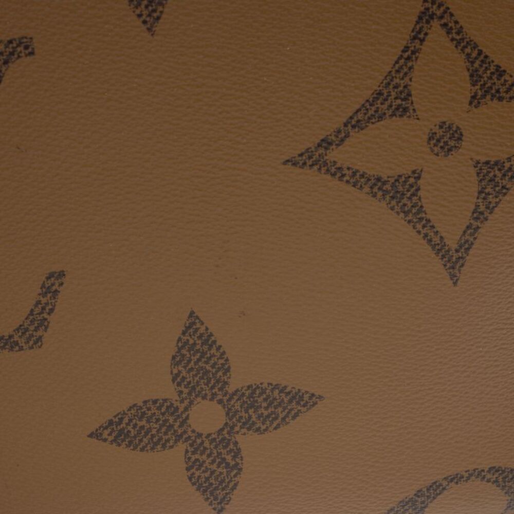 Louis Vuitton Giant Monogram Canvas Onthego GM Tote - Picture 10 of 10